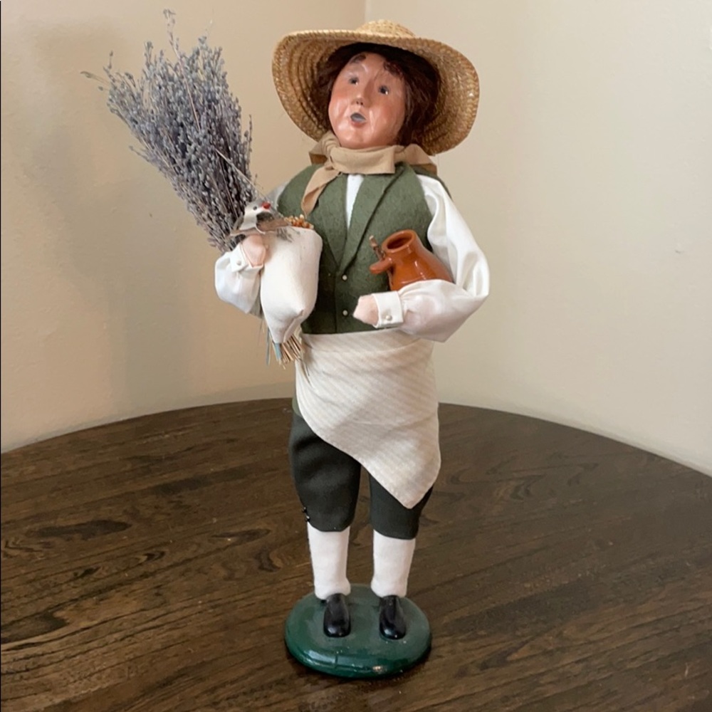 Byers Choice Caroler